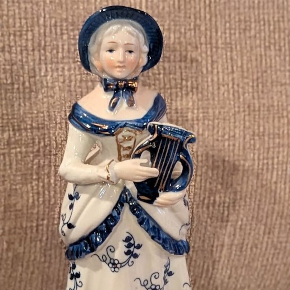 women statue